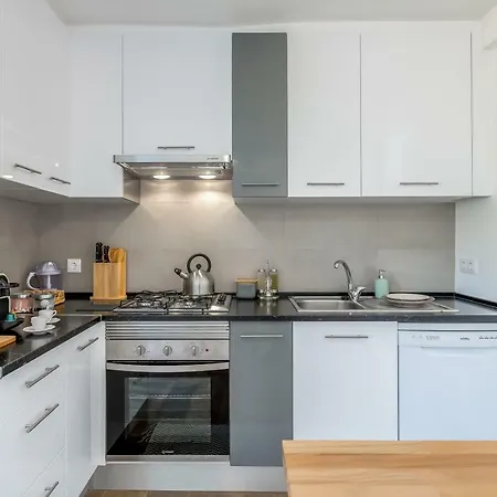 Appartamento Alfama, Bright And Spacious With Private Terrace, By Timecooler Lisbona