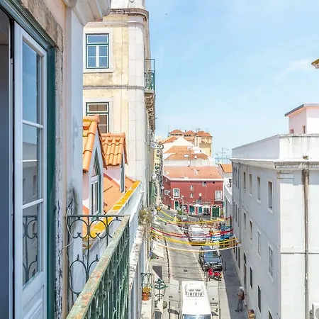 Alfama, Bright And Spacious With Private Terrace, By Timecooler ליסבון