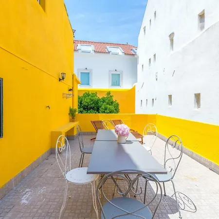Alfama, Bright And Spacious With Private Terrace, By Timecooler דירה