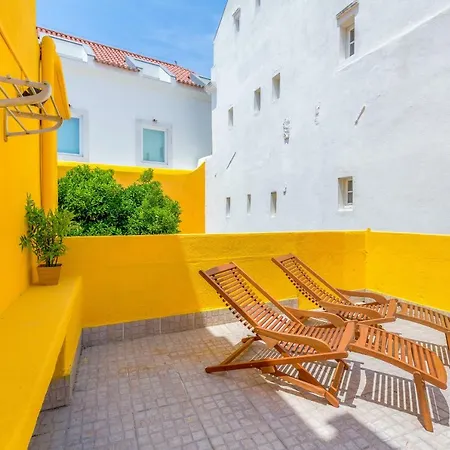 דירה Alfama, Bright And Spacious With Private Terrace, By Timecooler