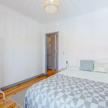 Alfama, Bright And Spacious With Private Terrace, By Timecooler דירה ליסבון