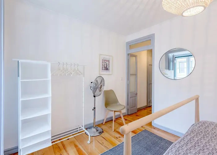 Alfama, Bright And Spacious With Private Terrace, By Timecooler ליסבון