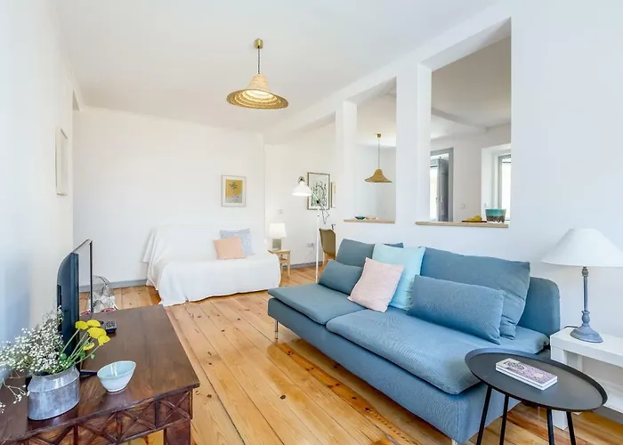 Alfama, Bright And Spacious With Private Terrace, By Timecooler ליסבון