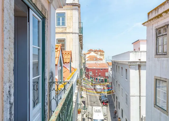 Alfama, Bright And Spacious With Private Terrace, By Timecooler ליסבון