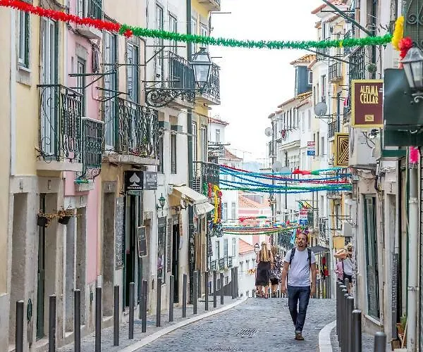 Alfama, Bright And Spacious With Private Terrace, By Timecooler דירה ליסבון