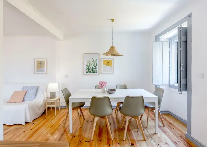Alfama, Bright And Spacious With Private Terrace, By Timecooler דירה