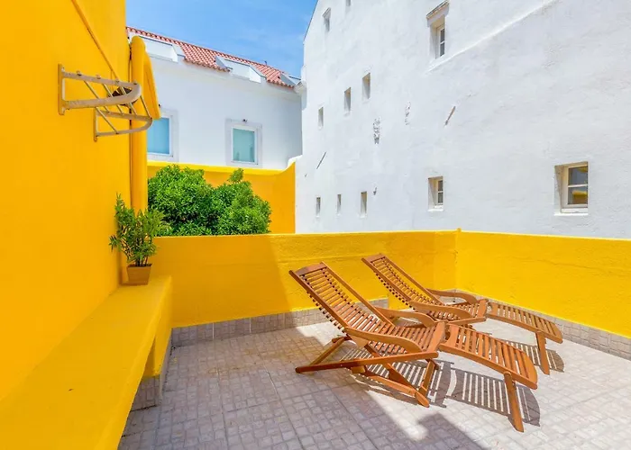 דירה Alfama, Bright And Spacious With Private Terrace, By Timecooler