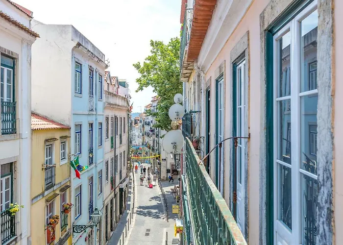 Alfama, Bright And Spacious With Private Terrace, By Timecooler * ליסבון
